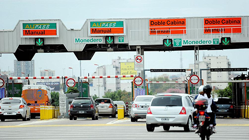 El gobierno consulta de manera online sobre un aumento del 10 % en los peajes