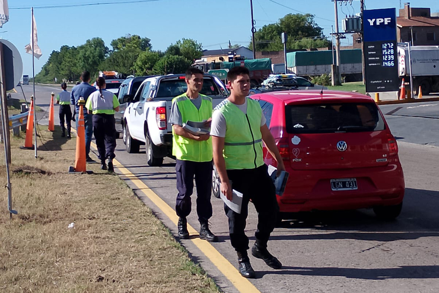 Acción de sensibilización sobre la ruta 2 de Lezama y Cecaitra