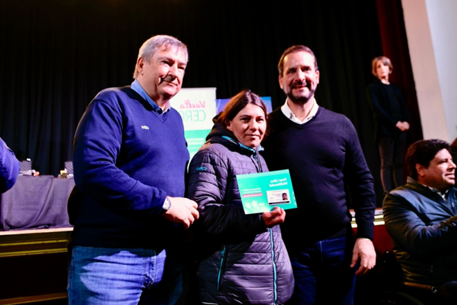 La provincia de Buenos Aires ya entregó 230.000 Pases Libres Multimodales