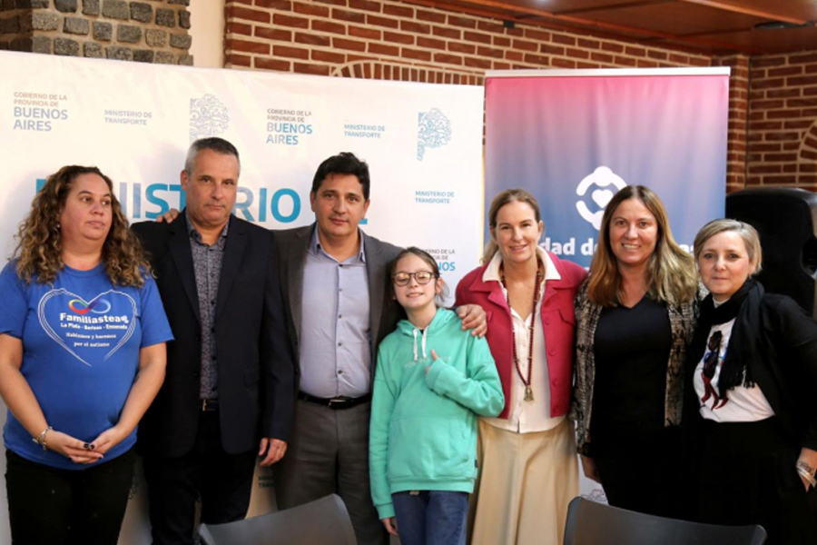 Colocación de pictogramas en los colectivos bonaerenses