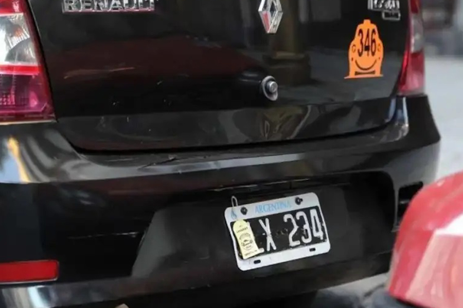 Patentes adulteradas: porqué algunos conductores incurren en este delito