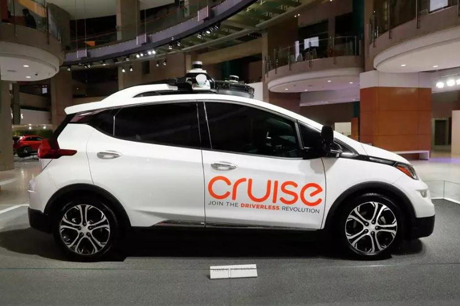 Un vehículo con conducción autónoma arrastra a una mujer en EEUU y le provoca lesiones