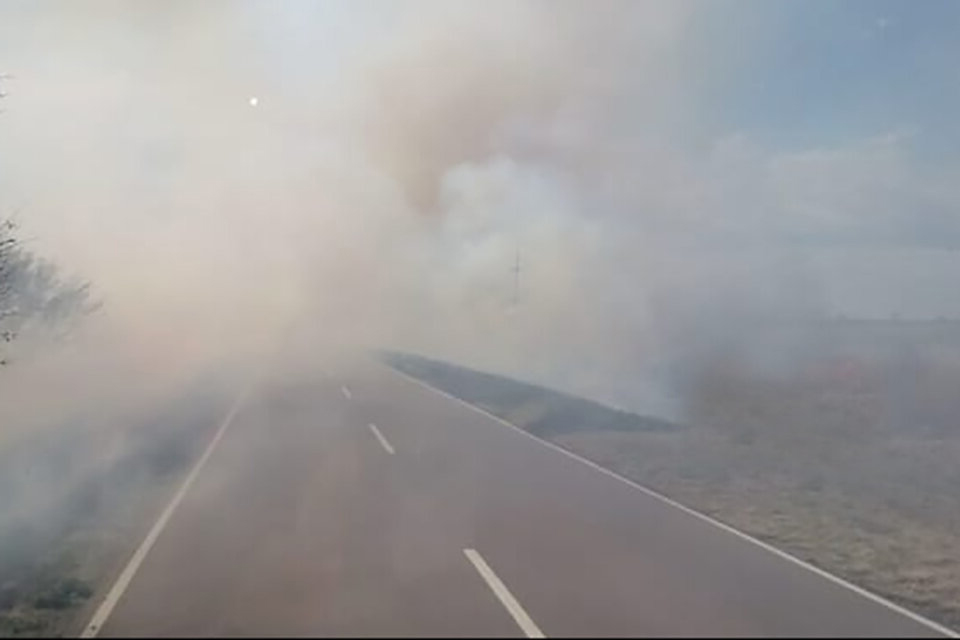 Piden circular con precaución ante la presencia de humo en las rutas