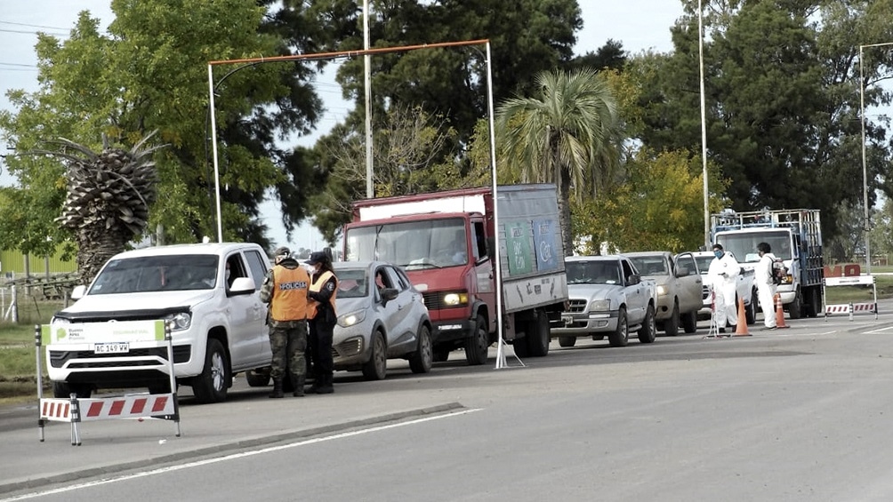 Oficializan sistema de fases para la circulación y actividades en municipios bonaerenses