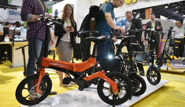 Bicis, patinetas eléctricas y autos compartidos, el desafío de la movilidad en la era de coronavirus