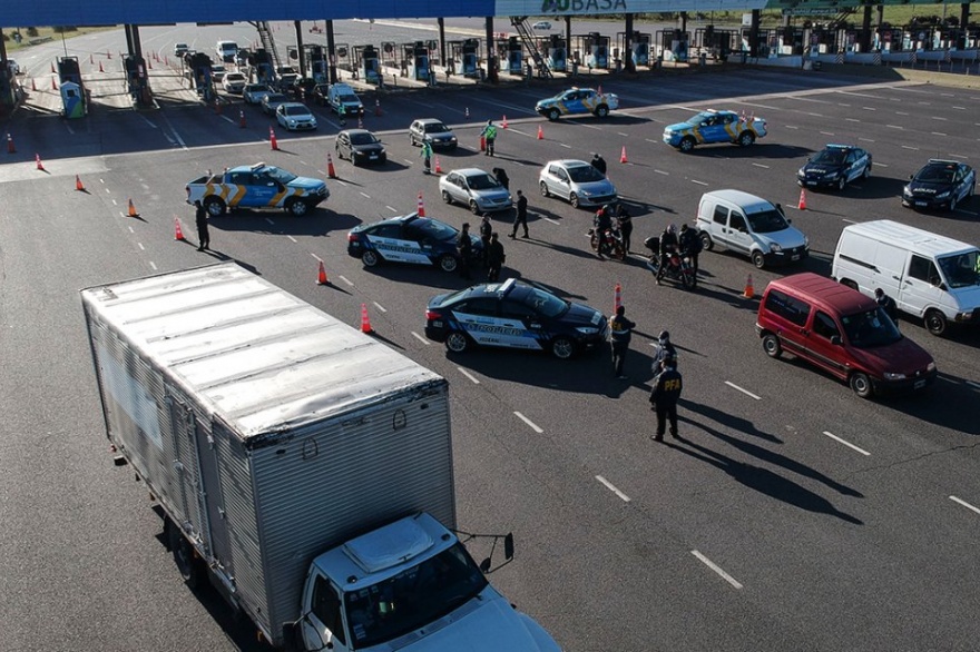 Cruzan números de patentes, nombres y direcciones para reforzar los controles viales