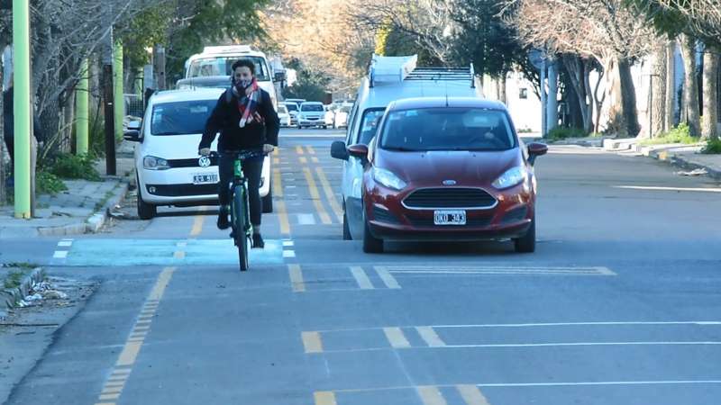 Los conocimientos sobre prioridades de paso para ciclistas en una encuesta de Cecaitra