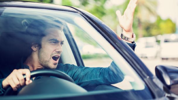 Para obtener la licencia de conducir será obligatorio aprobar un curso de género