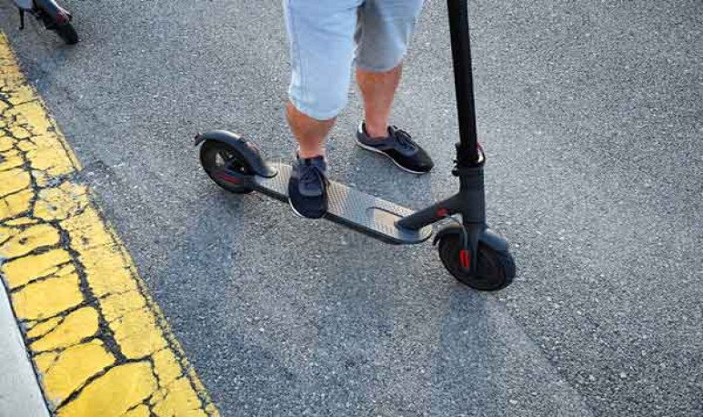 Exigen carnet para conducir monopatines en Tucumán